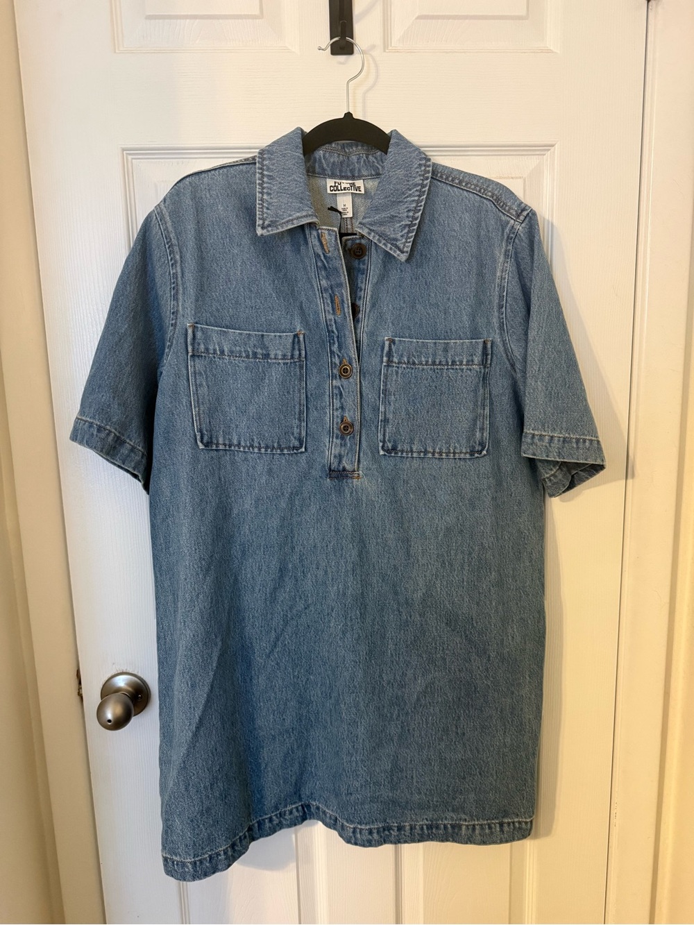 Collin + Co. Light Blue Denim Button-Front Casual Dress Shirt